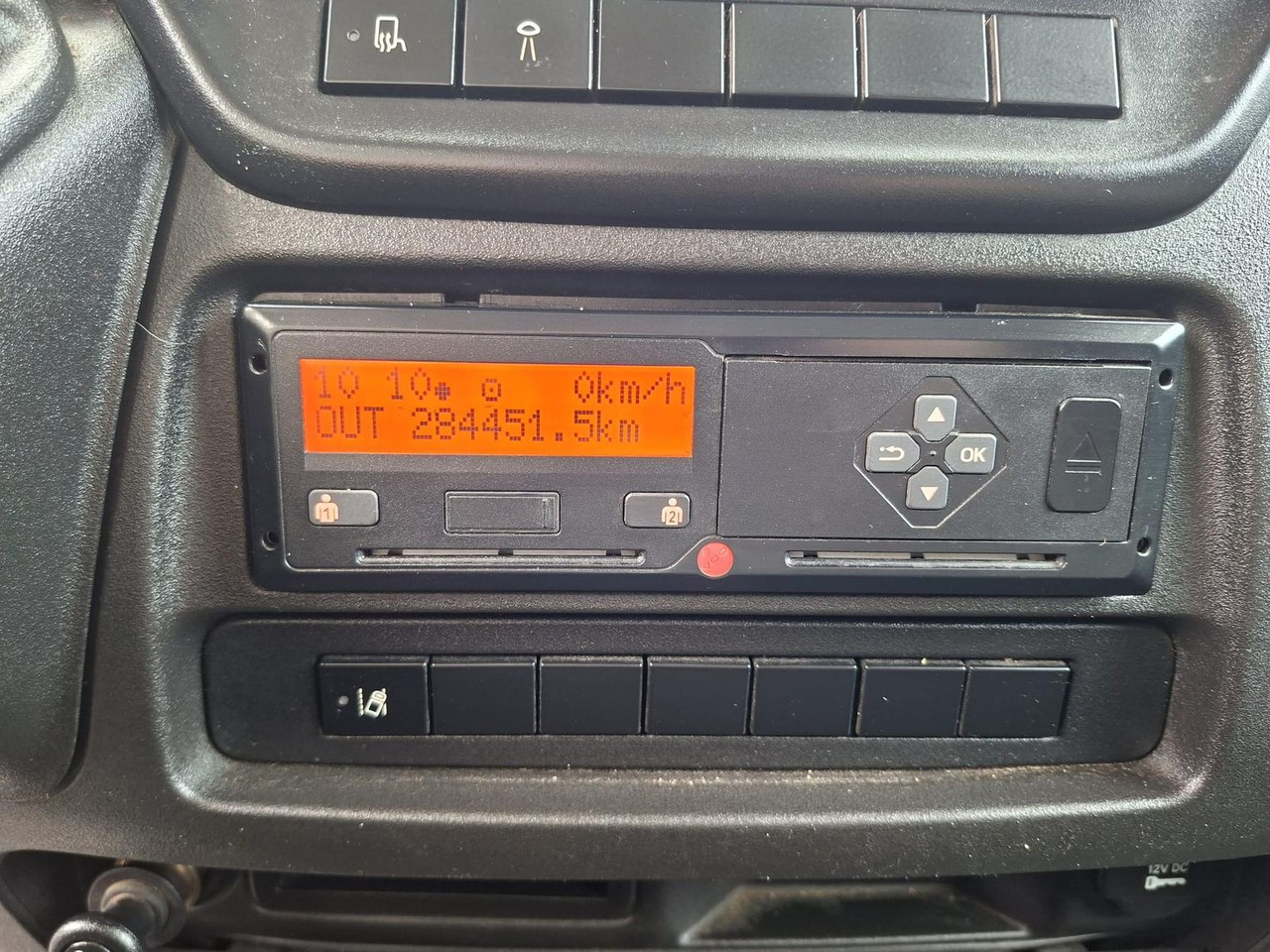 Locação de  Iveco Daily 50C18HA8 V AHK, RADIO, KLIMA, 132 kW (1... Iveco Daily 50C18HA8 V AHK, RADIO, KLIMA, 132 kW (1...: foto 16