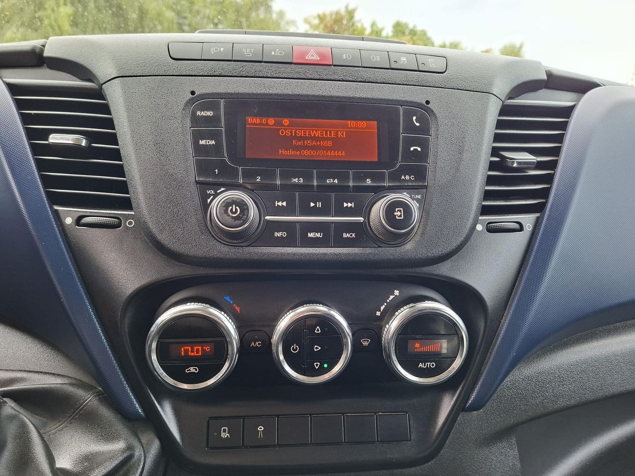 Locação de  Iveco Daily 50C18HA8 V AHK, RADIO, KLIMA, 132 kW (1... Iveco Daily 50C18HA8 V AHK, RADIO, KLIMA, 132 kW (1...: foto 15