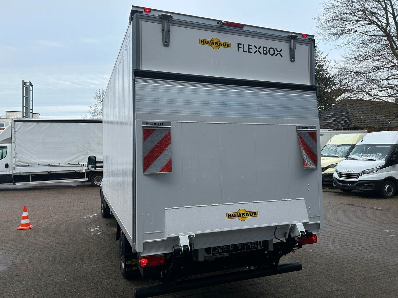 Iveco Daily Koffer 35S14H 3,0 LBW Kamera 115 kW (15... - Carrinha de contentor: foto 5 Iveco Daily Koffer 35S14H 3,0 LBW Kamera 115 kW (15... - Carrinha de contentor: foto 5