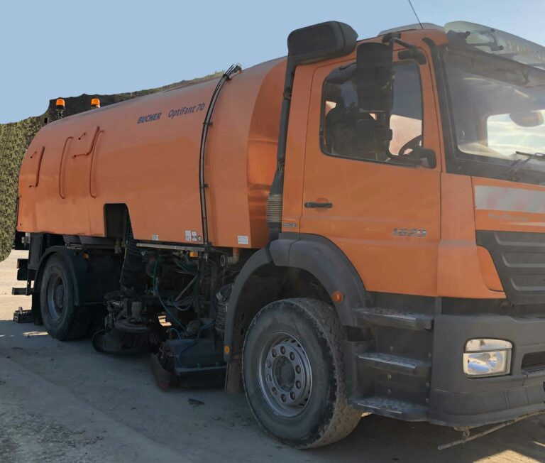 Bucher-Schörling auf MB 1829 – Sweeper / Kehrmaschine - Varredora urbana: foto 1 Bucher-Schörling auf MB 1829 – Sweeper / Kehrmaschine - Varredora urbana: foto 1
