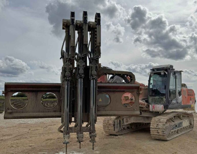 Hitachi ZX280 LCN-3 with Wimmer Drilling Rig / Wimmer Sprenglochbohrgerät - Máquina de perfuração: foto 1 Hitachi ZX280 LCN-3 with Wimmer Drilling Rig / Wimmer Sprenglochbohrgerät - Máquina de perfuração: foto 1