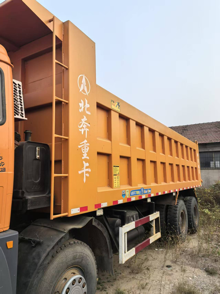 BEIBEN 8*4 Dump truck - Caminhão basculante: foto 2 BEIBEN 8*4 Dump truck - Caminhão basculante: foto 2