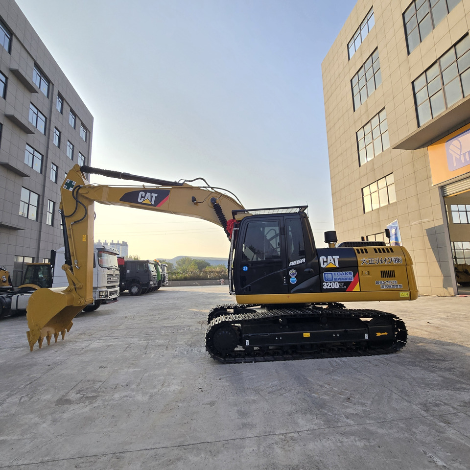 CATERPILLAR 320D - Escavadeira: foto 3 CATERPILLAR 320D - Escavadeira: foto 3