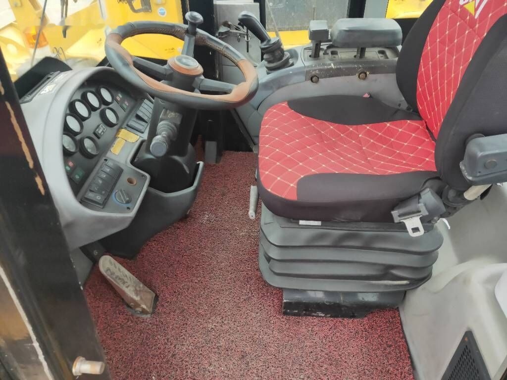Carregadeira de rodas Caterpillar 966H: foto 6