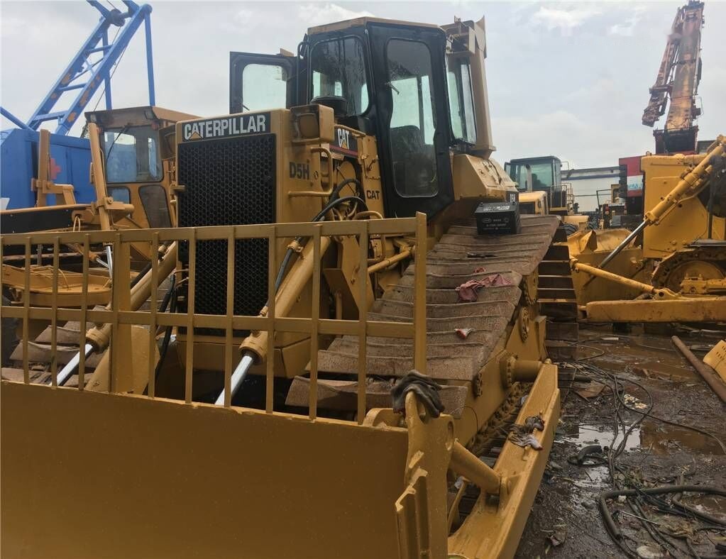 Caterpillar D 5 H - Buldôzer: foto 1 Caterpillar D 5 H - Buldôzer: foto 1