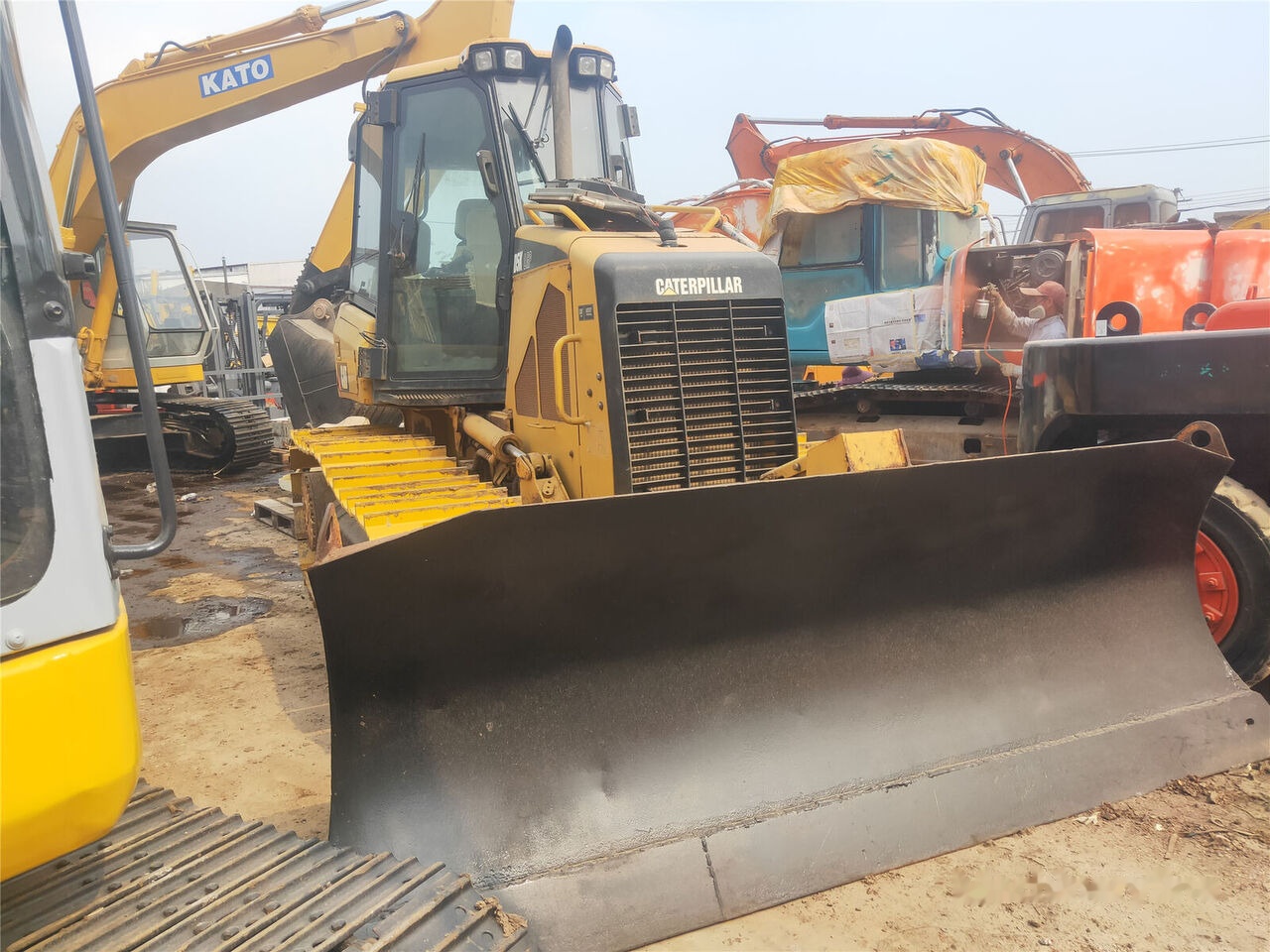 Caterpillar D5K - Buldôzer: foto 1 Caterpillar D5K - Buldôzer: foto 1