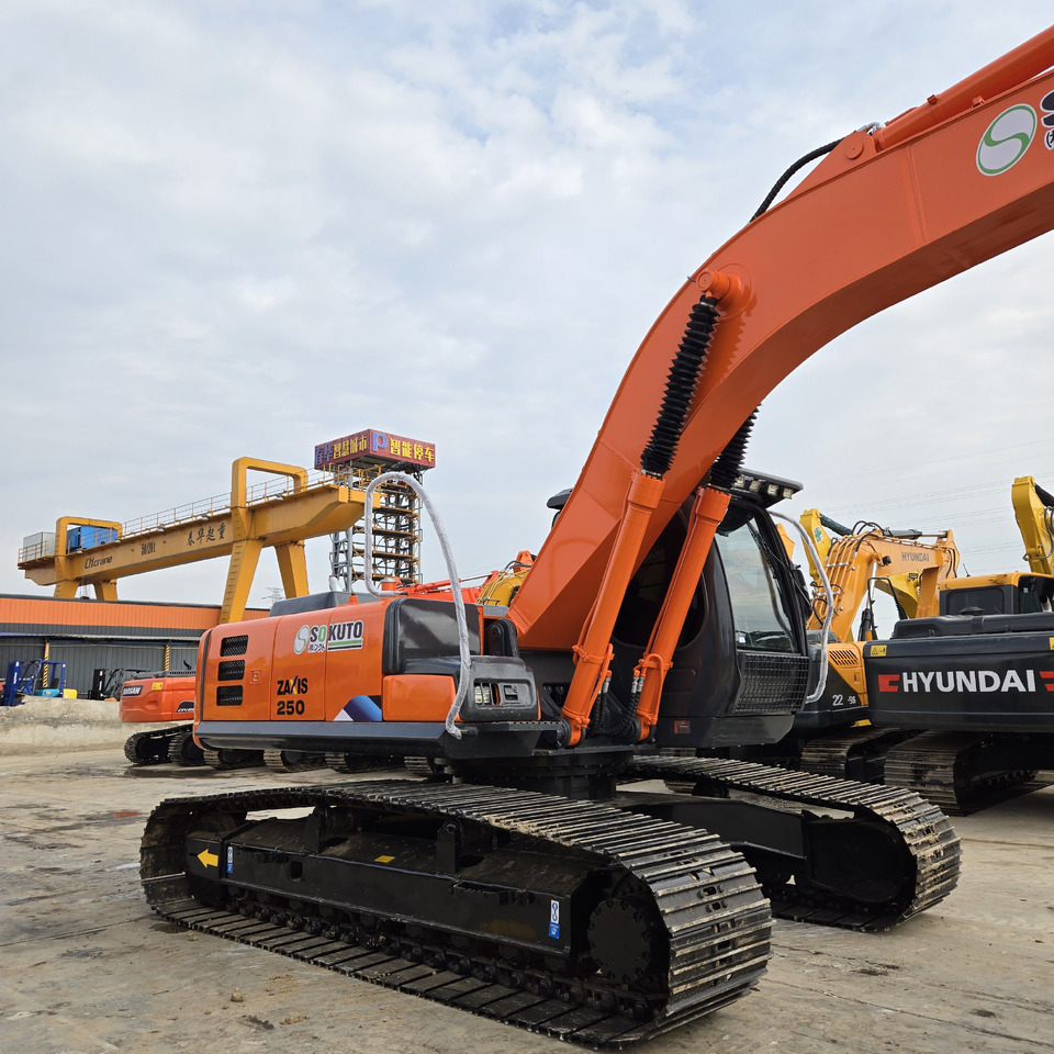 HITACHI ZX250 - Escavadeira: foto 4 HITACHI ZX250 - Escavadeira: foto 4