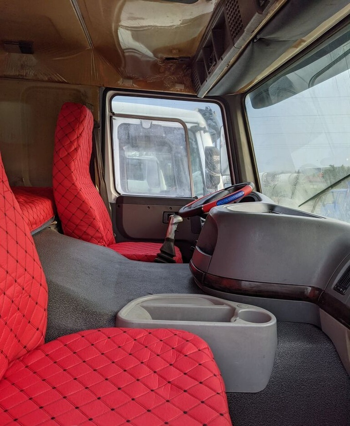 Howo 375 8x4 - Camião de caixa aberta/ Plataforma: foto 4 Howo 375 8x4 - Camião de caixa aberta/ Plataforma: foto 4