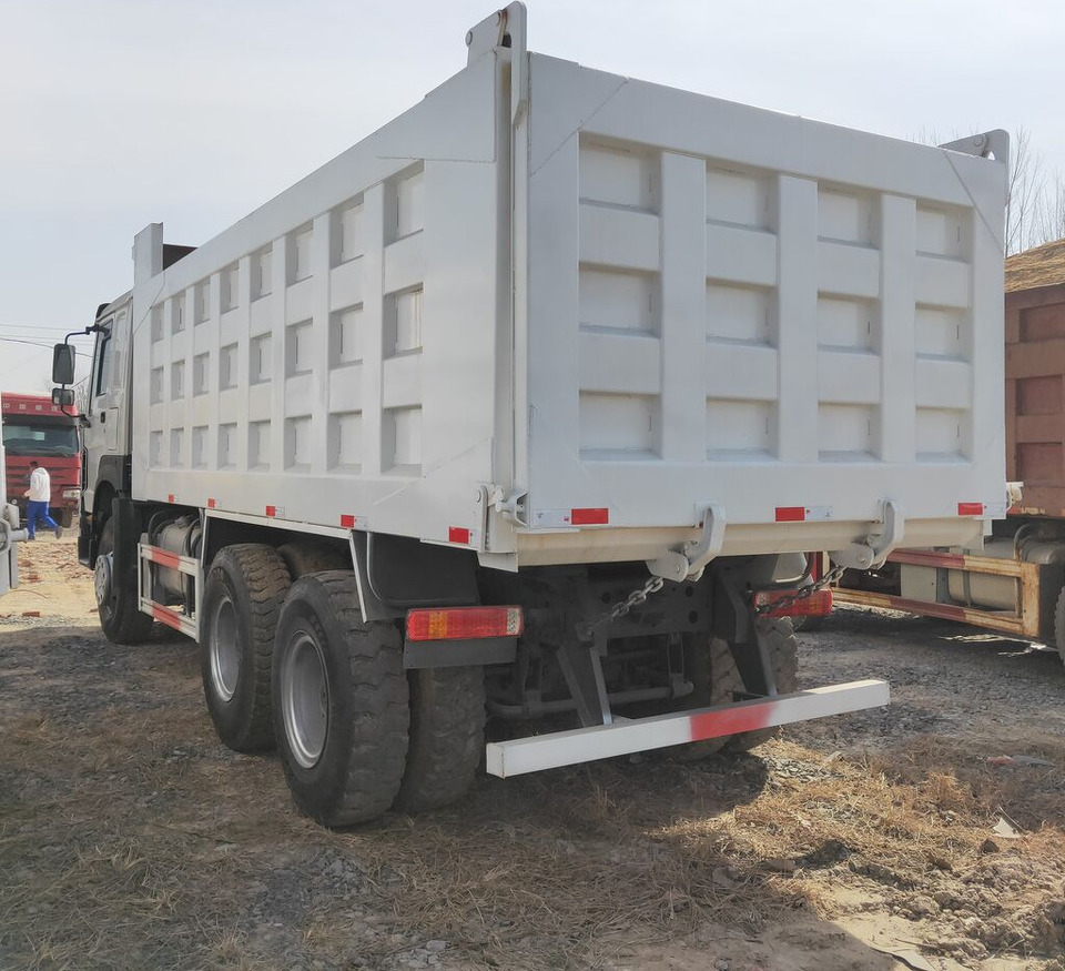 Howo - Caminhão basculante: foto 4 Howo - Caminhão basculante: foto 4