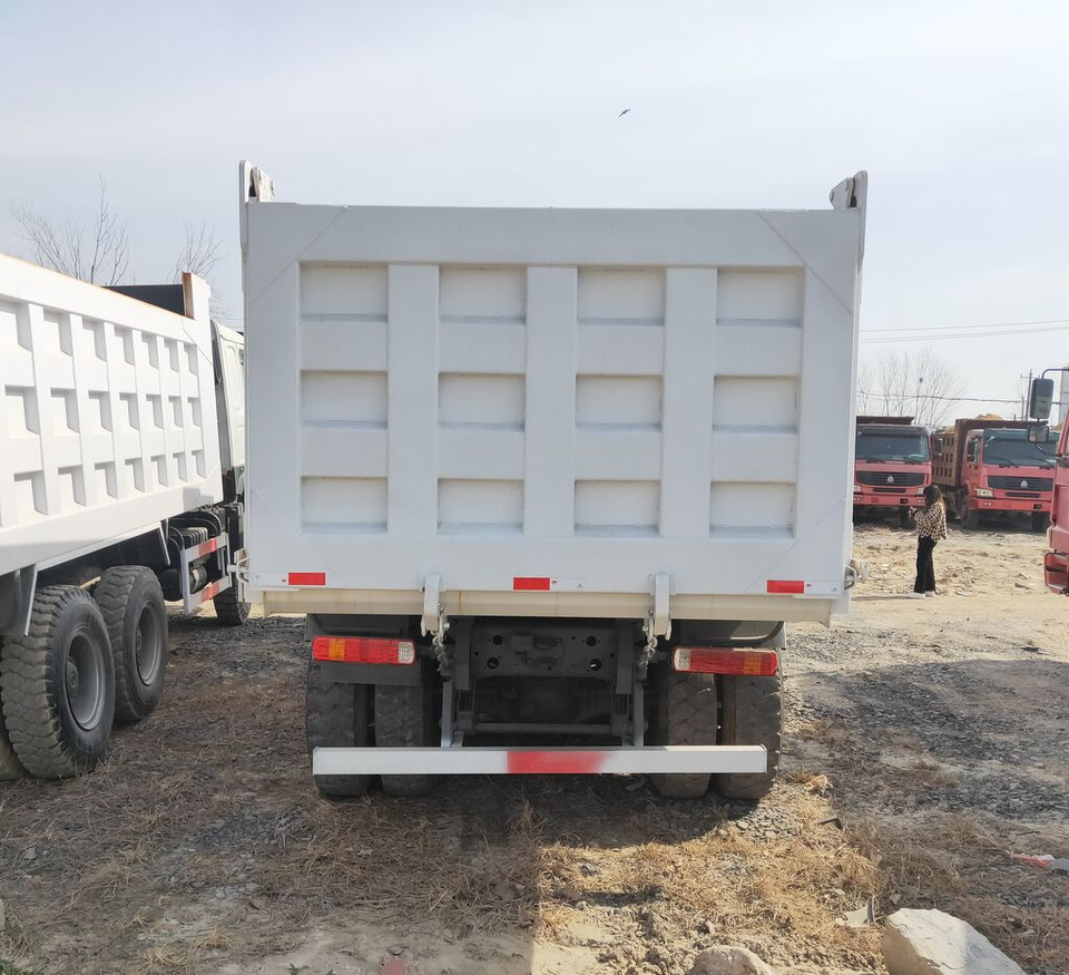 Howo - Caminhão basculante: foto 5 Howo - Caminhão basculante: foto 5