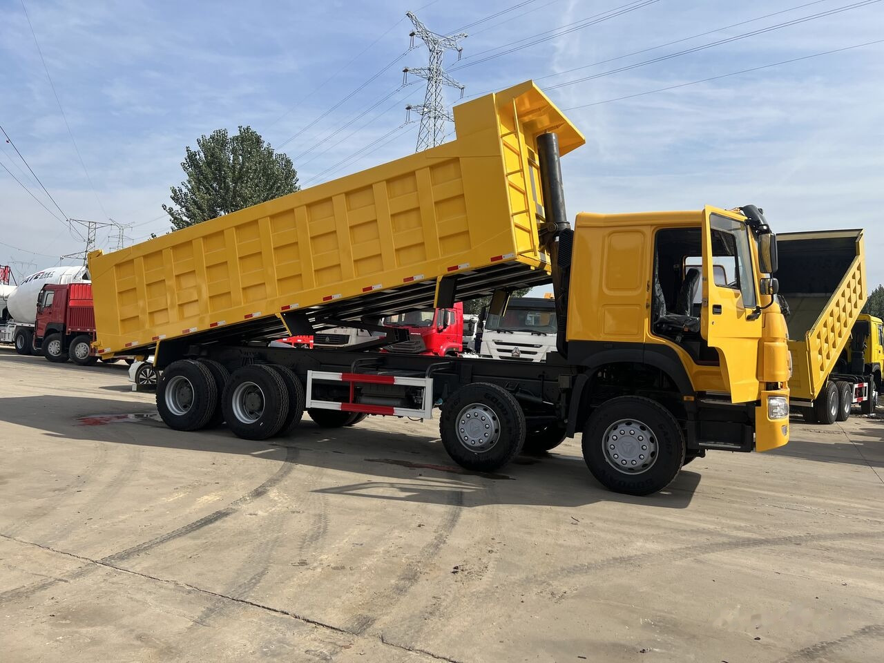 Howo - Caminhão basculante: foto 1 Howo - Caminhão basculante: foto 1