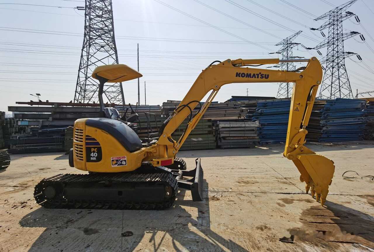 Komatsu PC40MR - Mini escavadeira: foto 2 Komatsu PC40MR - Mini escavadeira: foto 2