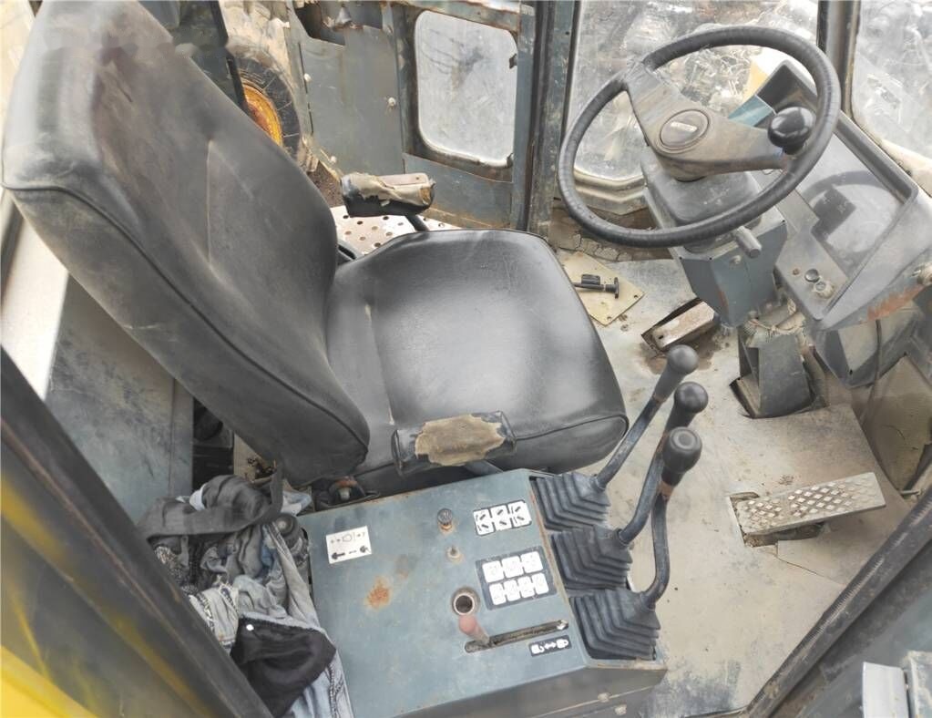 Komatsu WA320 - Carregadeira de rodas: foto 5 Komatsu WA320 - Carregadeira de rodas: foto 5