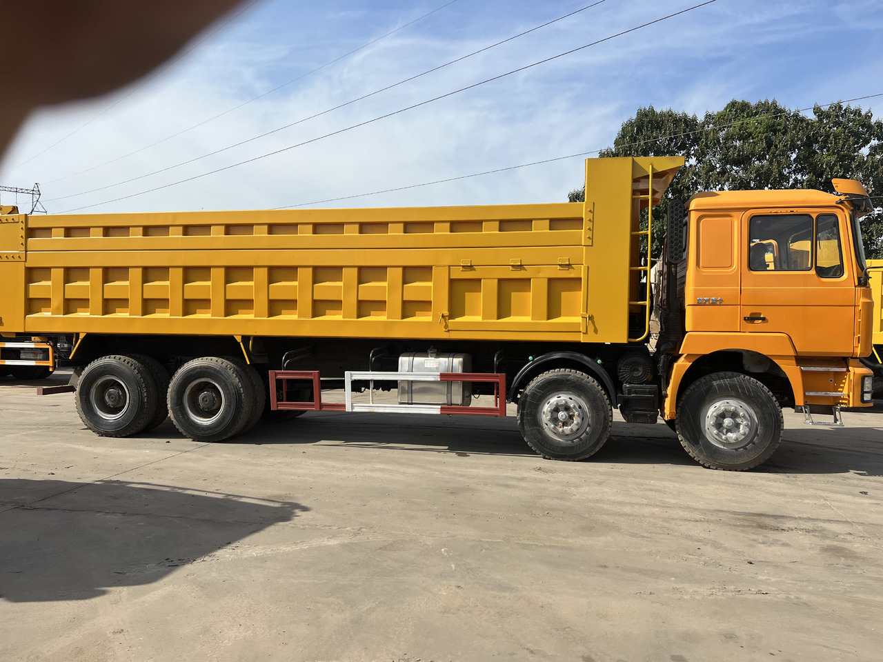 SHACMAN 8*4 dump truck - Caminhão basculante: foto 5 SHACMAN 8*4 dump truck - Caminhão basculante: foto 5