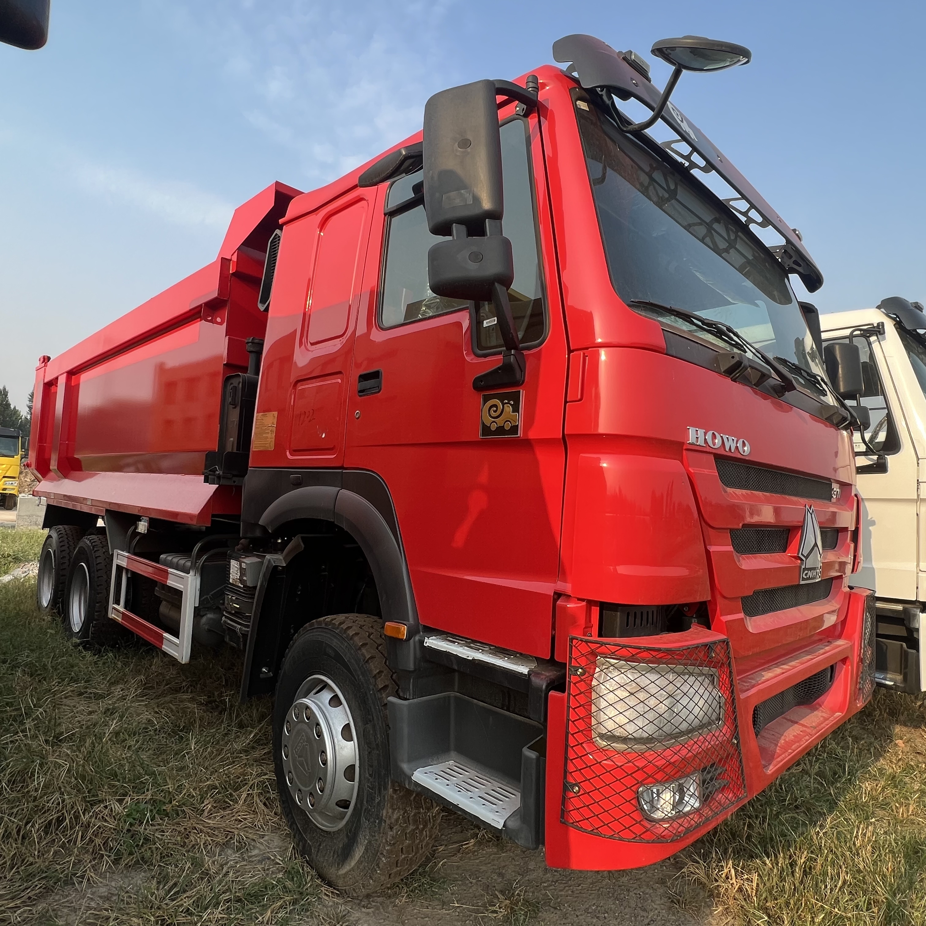 Sinotruk HOWO 371 6*4 Dump truck - Caminhão basculante: foto 1 Sinotruk HOWO 371 6*4 Dump truck - Caminhão basculante: foto 1