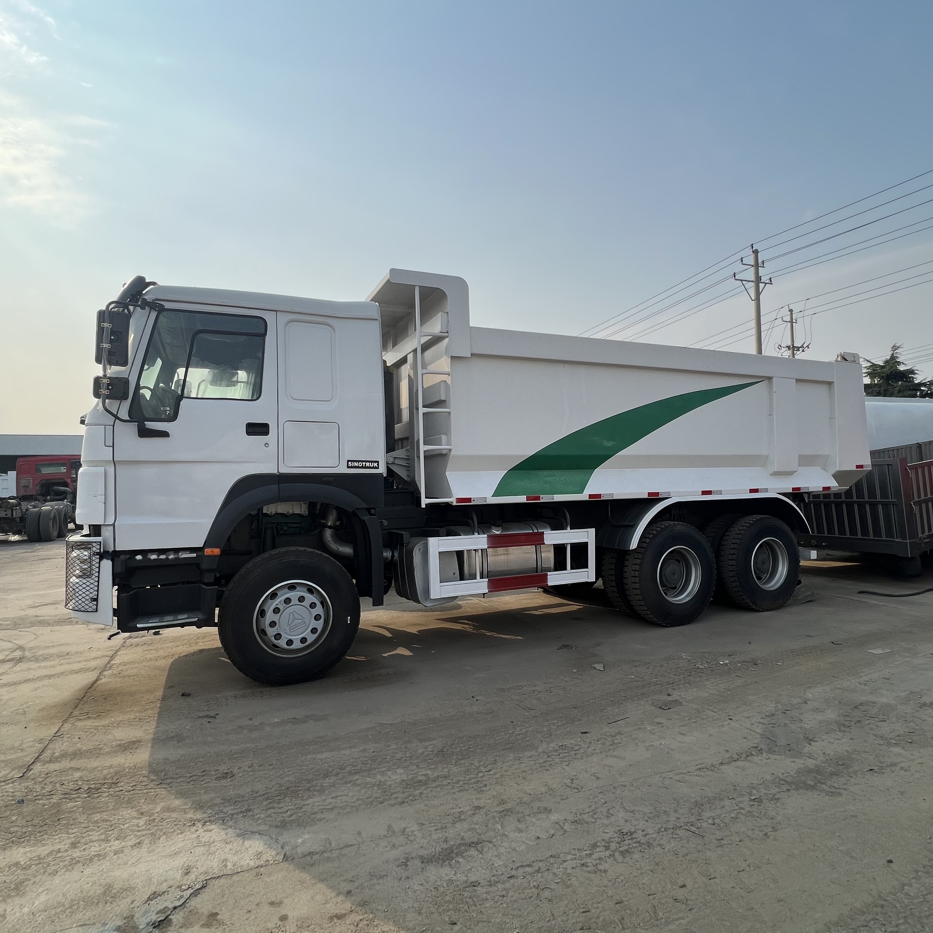Caminhão basculante Sinotruk HOWO 371 6*4 Dump truck: foto 8