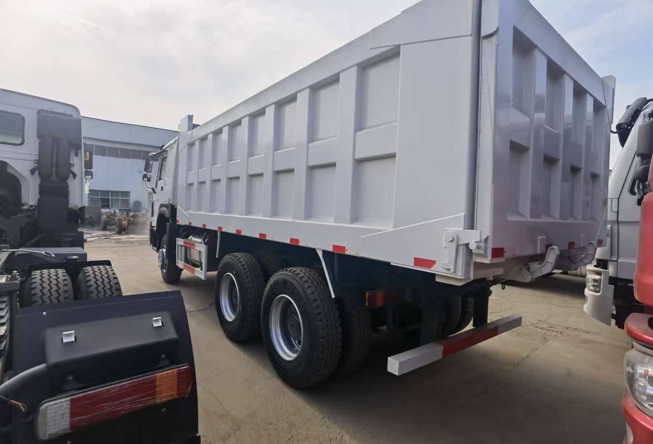 Sinotruk HOWO 371 6*4 Dump truck(Right rudder) - Caminhão basculante: foto 2 Sinotruk HOWO 371 6*4 Dump truck(Right rudder) - Caminhão basculante: foto 2