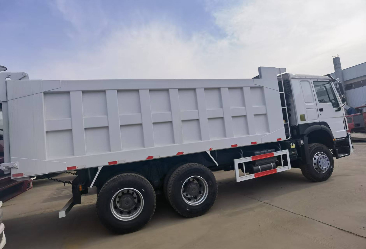 Sinotruk HOWO 371 6*4 Dump truck(Right rudder) - Caminhão basculante: foto 4 Sinotruk HOWO 371 6*4 Dump truck(Right rudder) - Caminhão basculante: foto 4