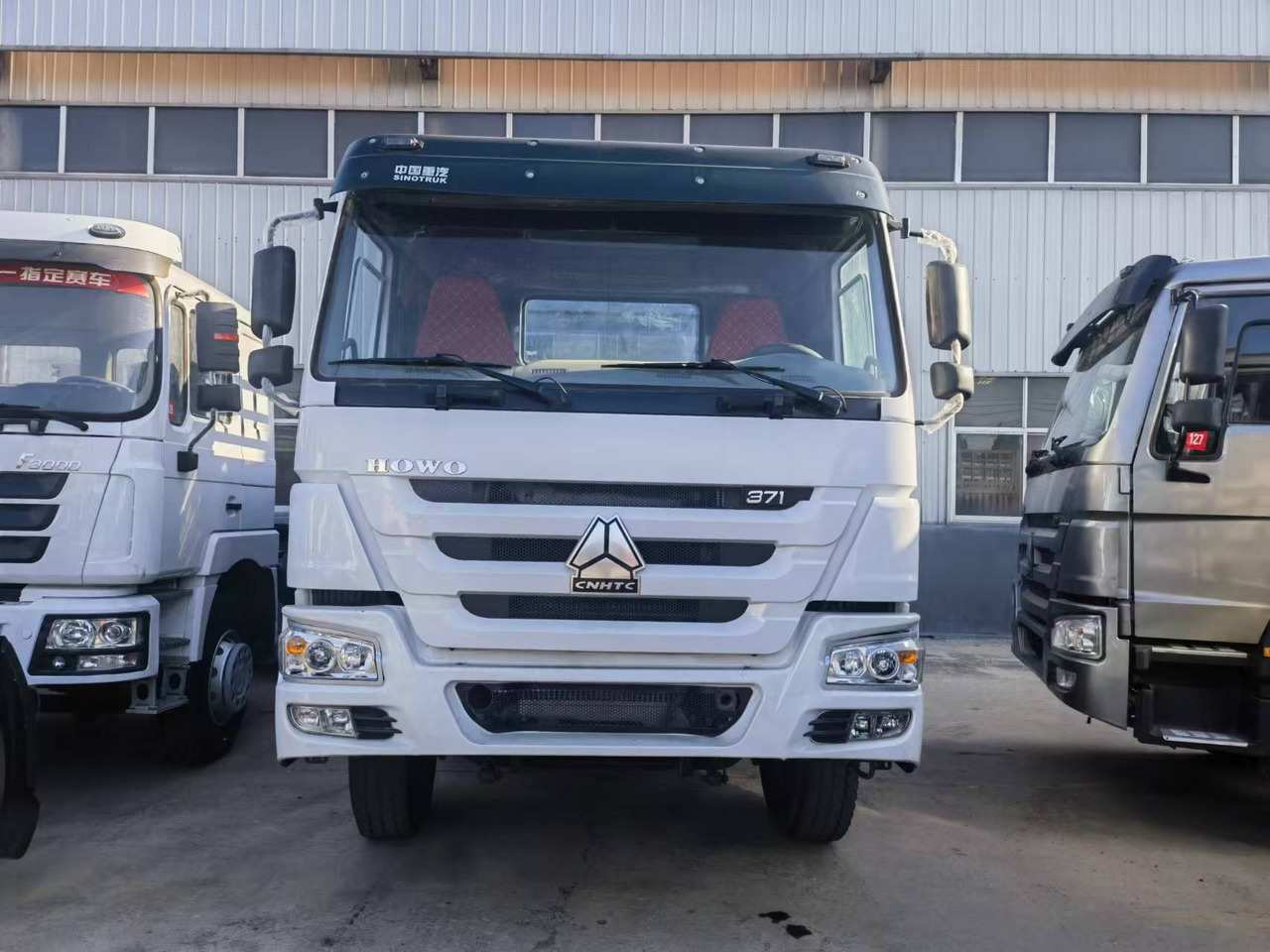 Sinotruk HOWO 371 6*4 Fence truck - Camião de caixa aberta/ Plataforma: foto 4 Sinotruk HOWO 371 6*4 Fence truck - Camião de caixa aberta/ Plataforma: foto 4