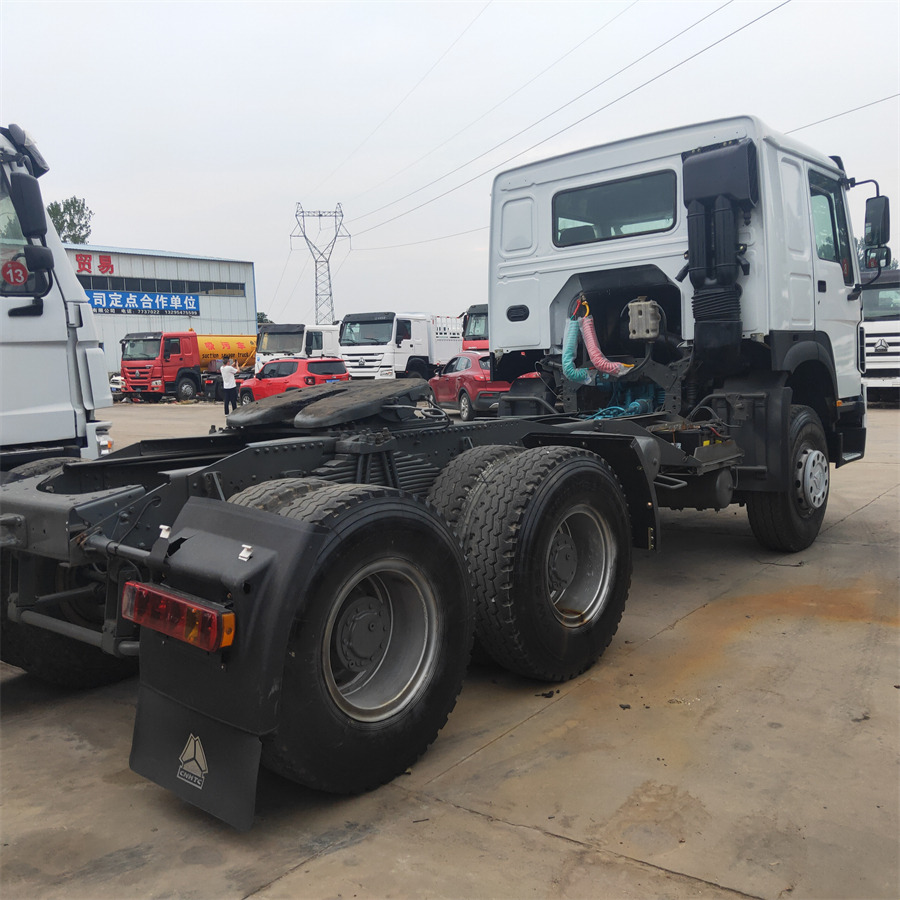 Tombador Sinotruk HOWO 371 tractor: foto 6