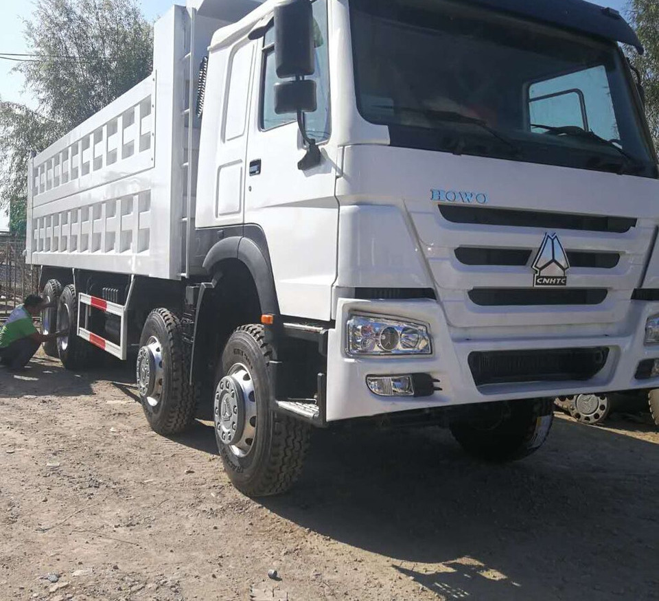 Sinotruk HOWO 375 8*4 Dump truck - Caminhão basculante: foto 2 Sinotruk HOWO 375 8*4 Dump truck - Caminhão basculante: foto 2