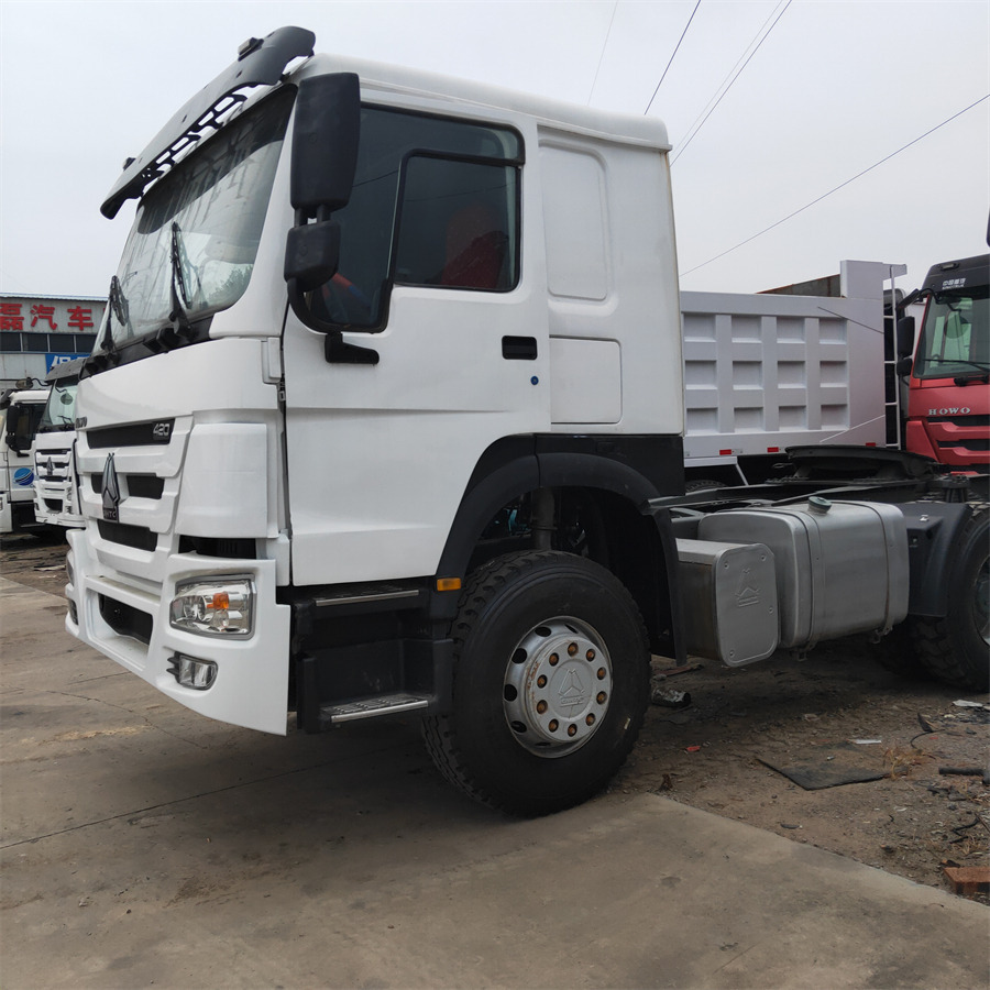 Sinotruk HOWO 420 tractor - Tombador: foto 5 Sinotruk HOWO 420 tractor - Tombador: foto 5