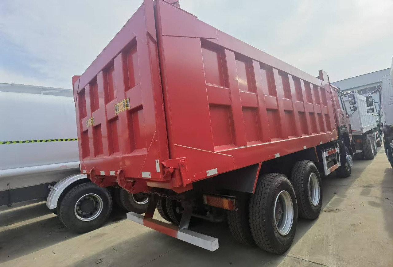 Sinotruk HOWO 6*4 Dump truck - Caminhão basculante: foto 3 Sinotruk HOWO 6*4 Dump truck - Caminhão basculante: foto 3
