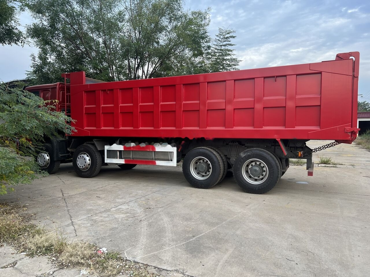 Sinotruk HOWO 8*4 Dump truck - Caminhão basculante: foto 3 Sinotruk HOWO 8*4 Dump truck - Caminhão basculante: foto 3