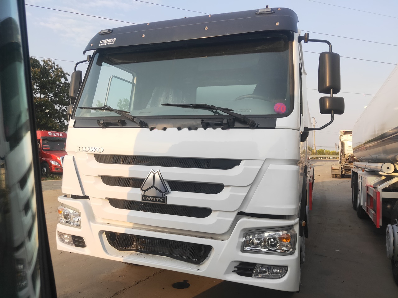 Sinotruk HOWO 8*4 Tank truck - Caminhão tanque: foto 1 Sinotruk HOWO 8*4 Tank truck - Caminhão tanque: foto 1