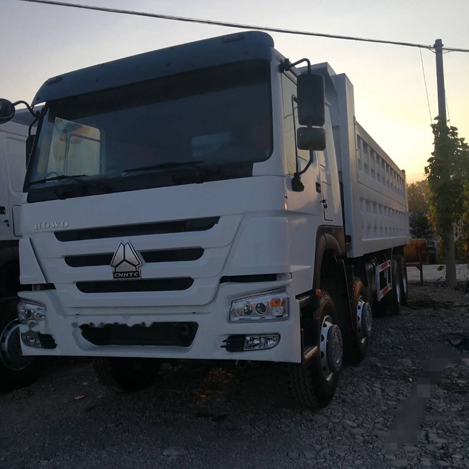Sinotruk HOWO 8*4 dump truck - Tombador: foto 4 Sinotruk HOWO 8*4 dump truck - Tombador: foto 4