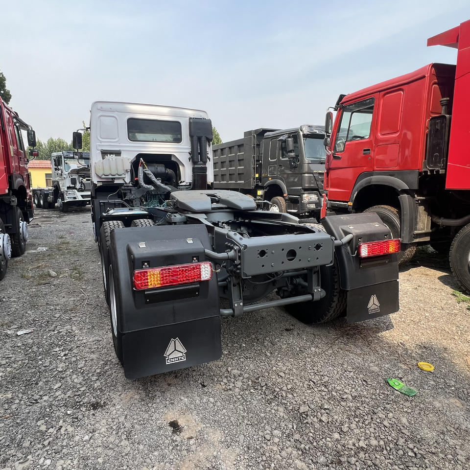 Tractor Sinotruk HOWO 371 Tractor: foto 6 Tractor Sinotruk HOWO 371 Tractor: foto 6