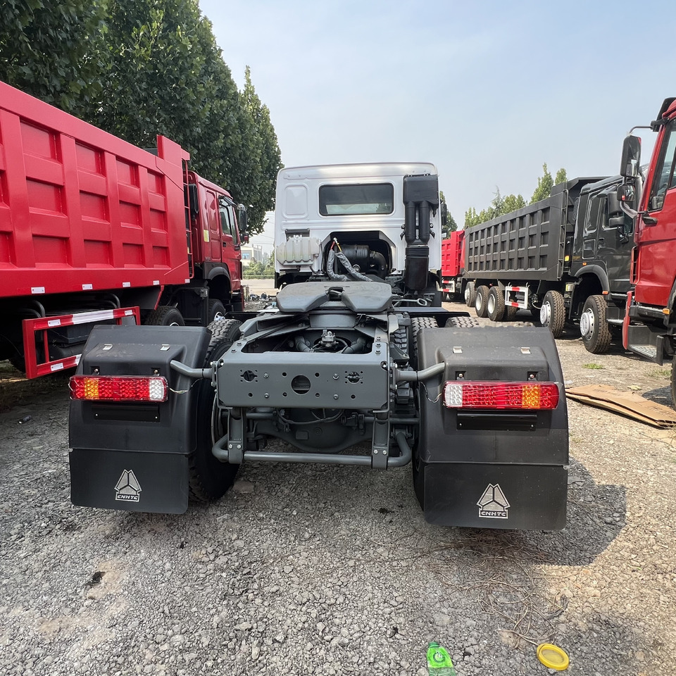 Tractor Sinotruk HOWO 371 Tractor: foto 7 Tractor Sinotruk HOWO 371 Tractor: foto 7
