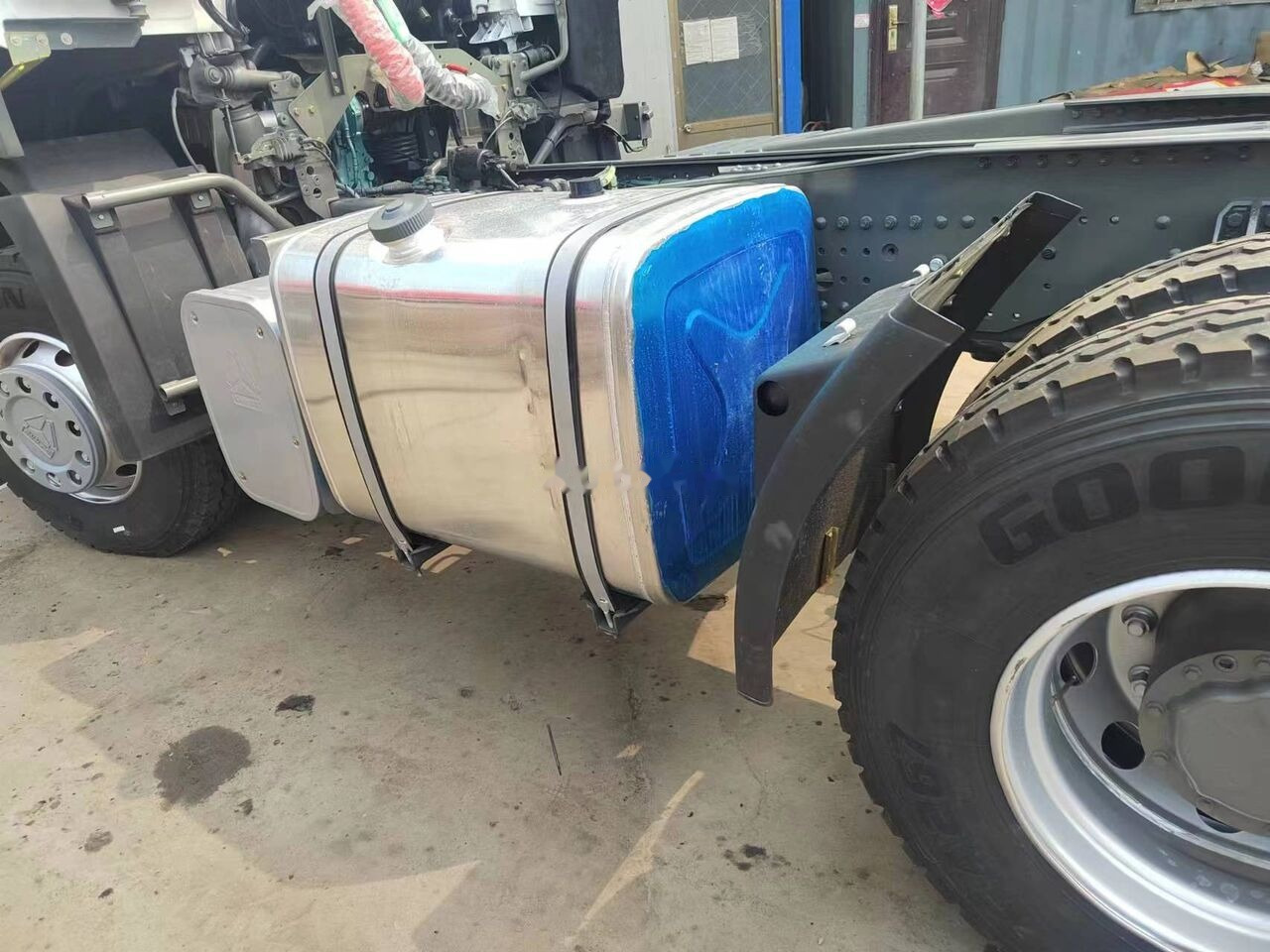 Tractor Sinotruk HOWO 420HP Tractor: foto 6