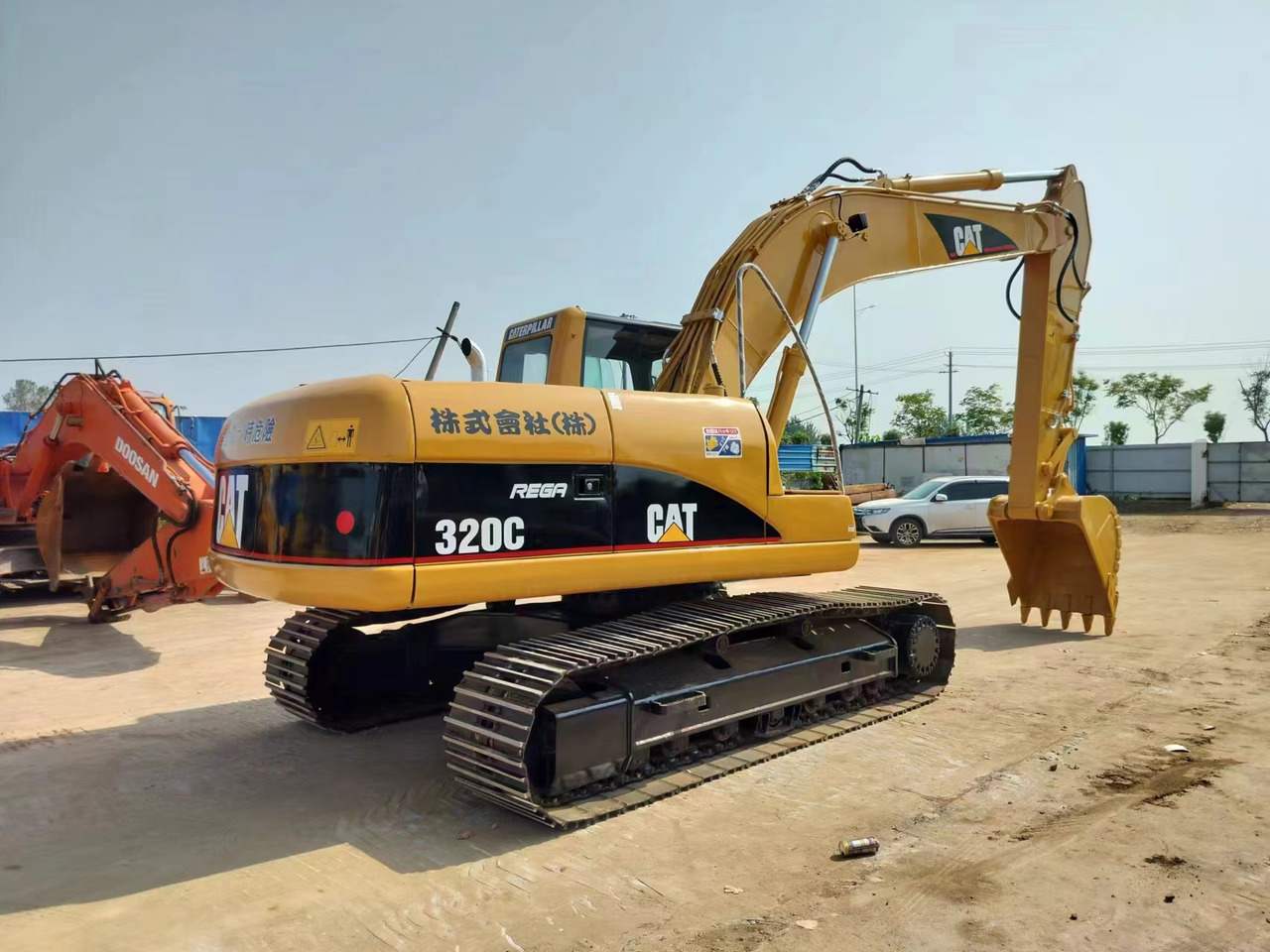 Caterpillar 320C - Escavadora de rastos: foto 1 Caterpillar 320C - Escavadora de rastos: foto 1
