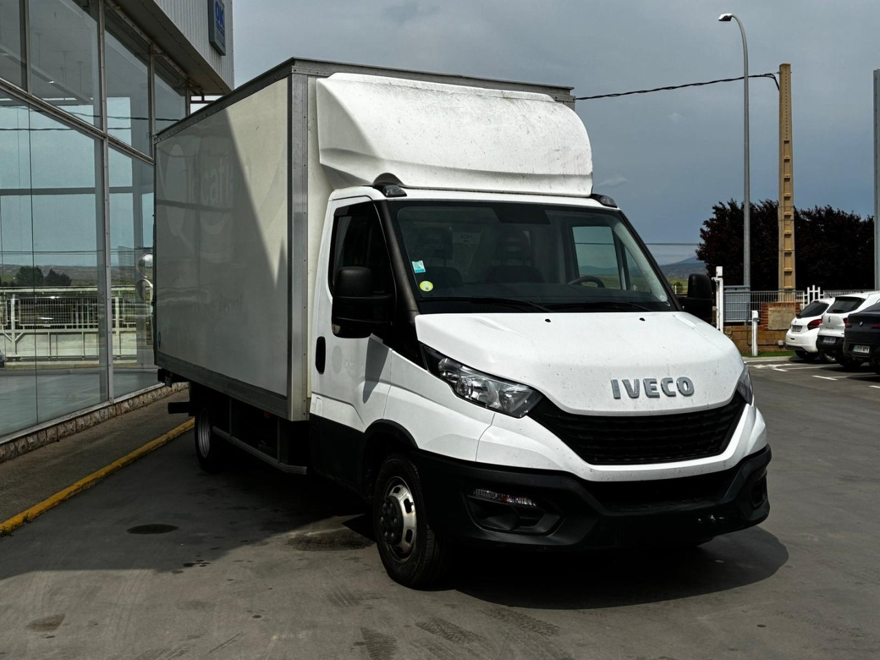 Caja cerrada IVECO 35C16 20m3 - Carrinha de contentor: foto 3 Caja cerrada IVECO 35C16 20m3 - Carrinha de contentor: foto 3