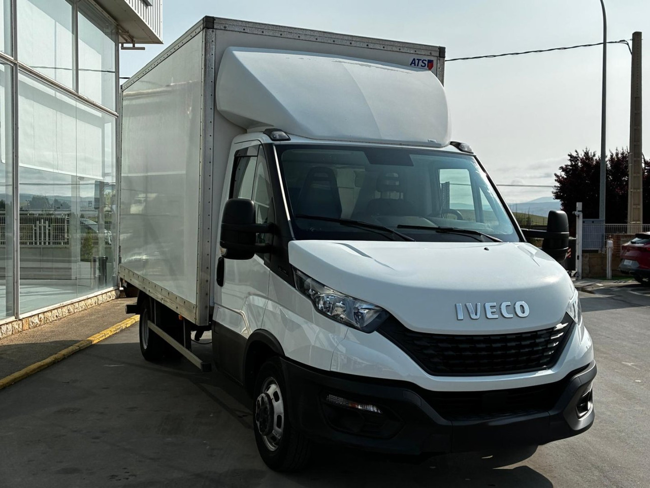 Caja cerrada IVECO 35C16 20m3 - Carrinha de contentor: foto 3 Caja cerrada IVECO 35C16 20m3 - Carrinha de contentor: foto 3