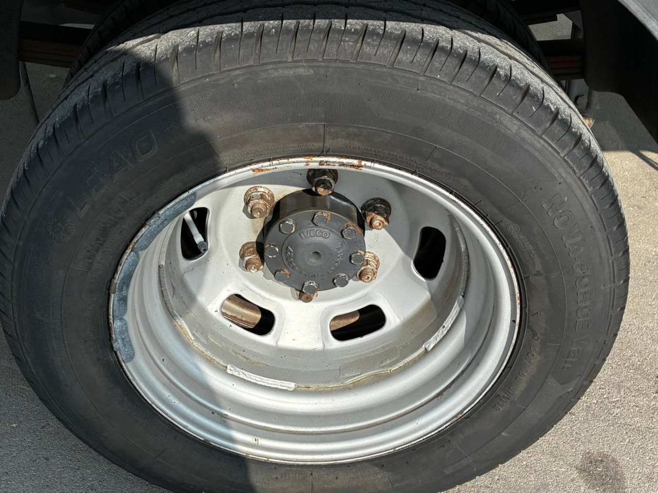Carrinha de contentor Caja cerrada IVECO 35C16 20m3: foto 13