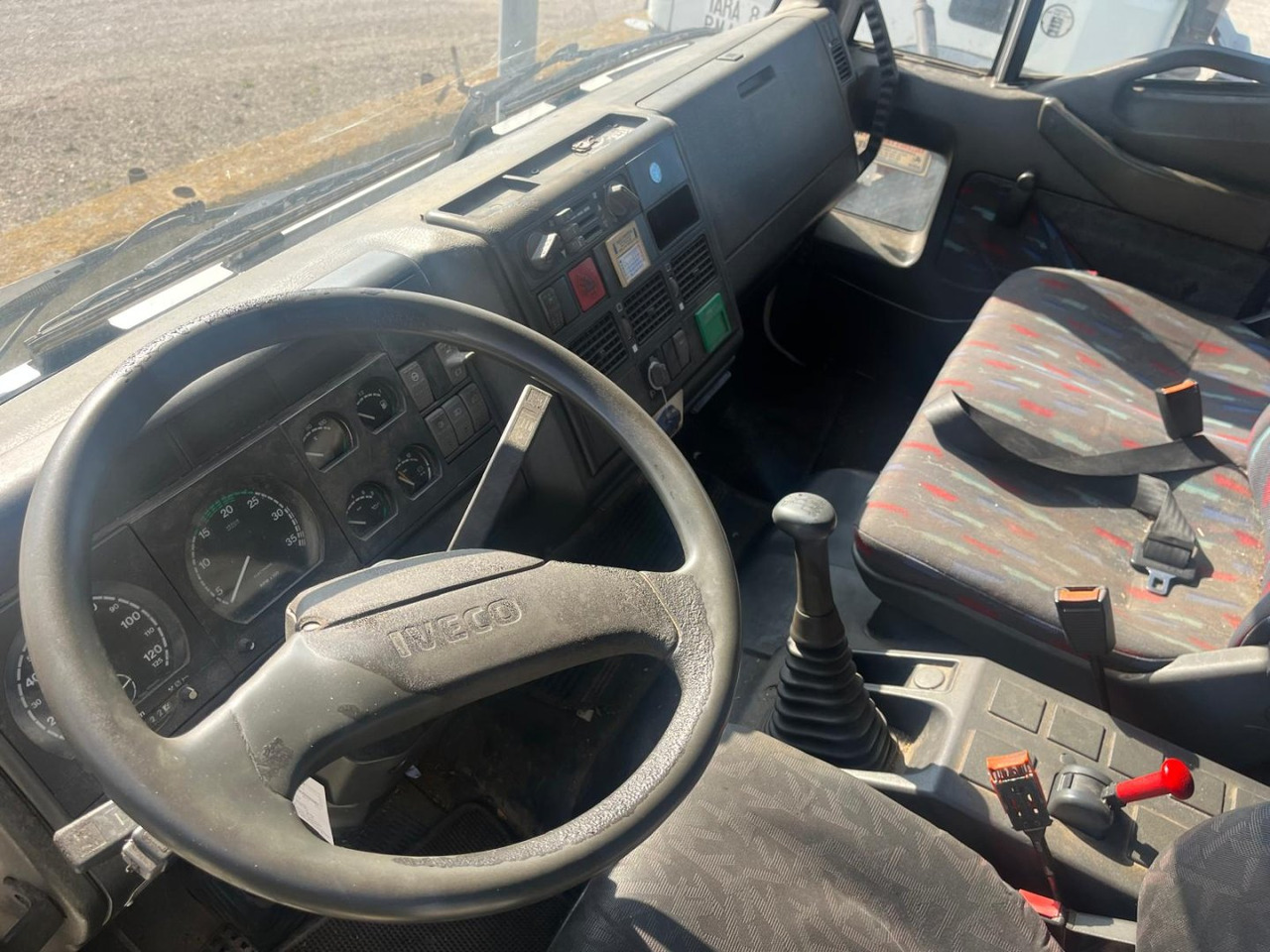 Caminhão com lona Caja cerrada IVECO Eurocargo ML80E17: foto 9