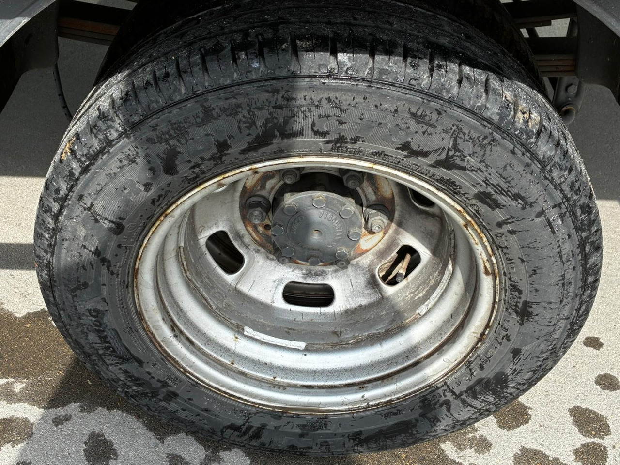 Carrinha de contentor Caja cerrada con plataforma elevadora IVECO 35C16  20m3 Automática: foto 13