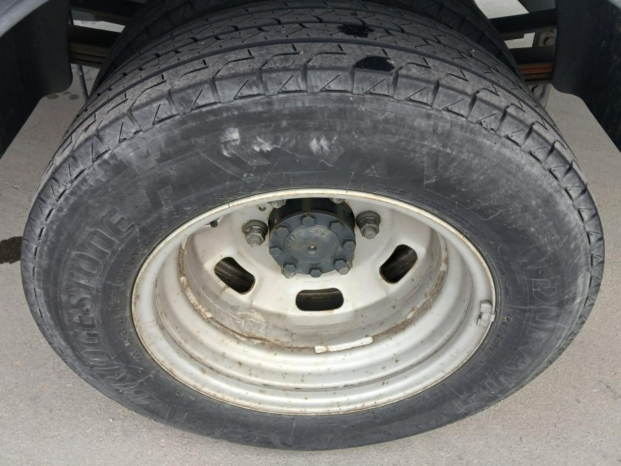 Carrinha de contentor Caja cerrada con plataforma elevadora IVECO 35C16 20m3: foto 13