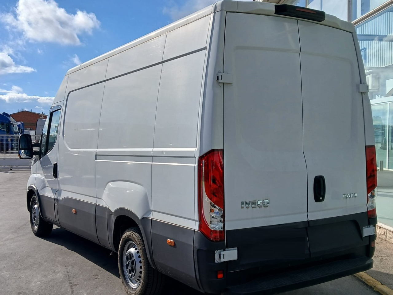 Furgón IVECO 35S14 12m3 - Furgão: foto 4 Furgón IVECO 35S14 12m3 - Furgão: foto 4