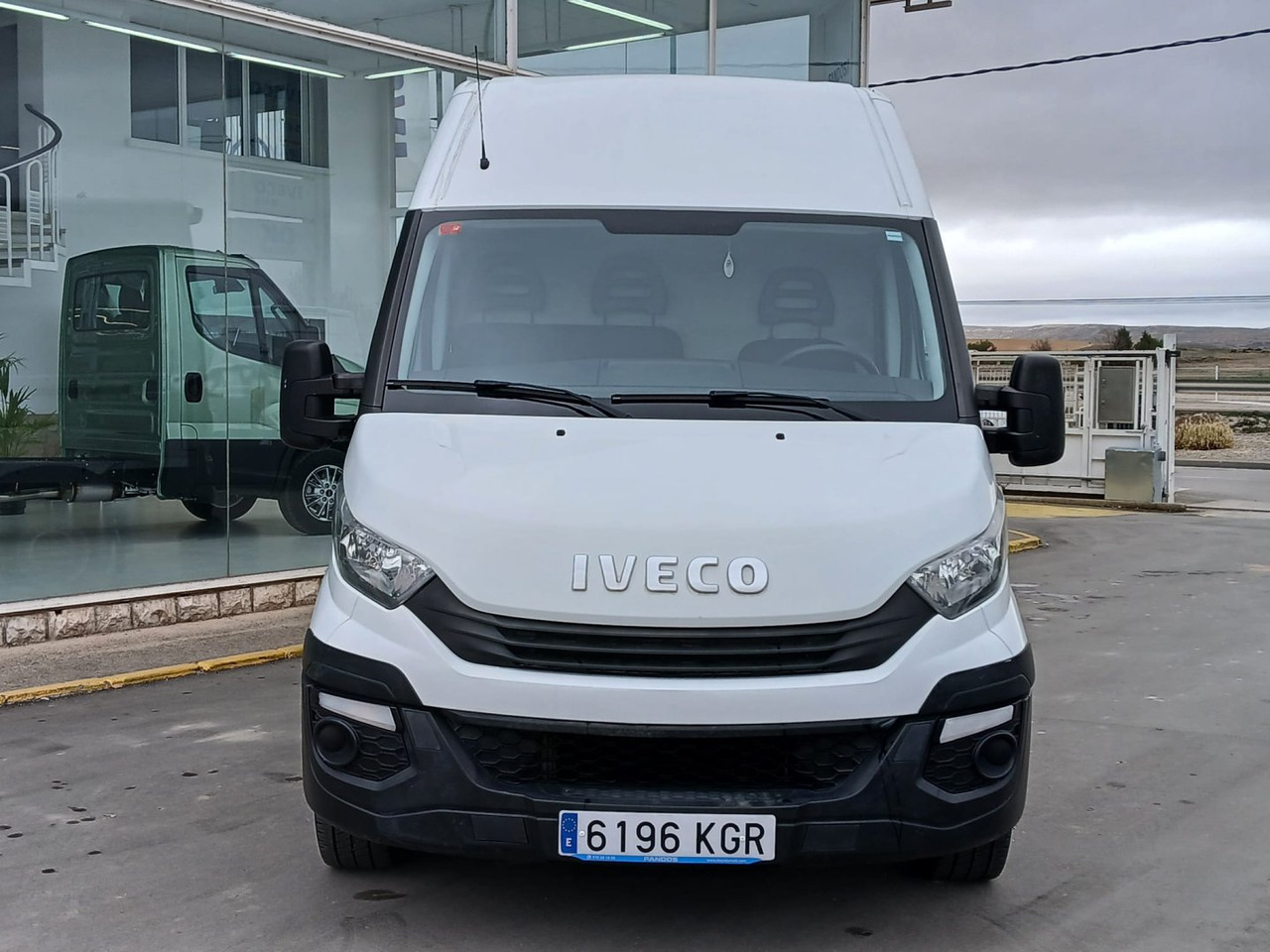 Furgón IVECO 35S16 10.8m3 - Furgão: foto 2 Furgón IVECO 35S16 10.8m3 - Furgão: foto 2