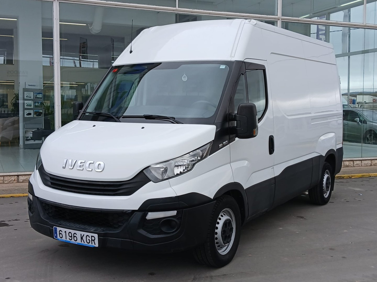 Furgón IVECO 35S16 10.8m3 - Furgão: foto 1 Furgón IVECO 35S16 10.8m3 - Furgão: foto 1