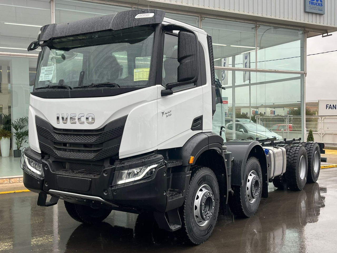 Volquete/Dumper IVECO T-WAY 510cv 8X4 - Caminhão chassi: foto 1 Volquete/Dumper IVECO T-WAY 510cv 8X4 - Caminhão chassi: foto 1