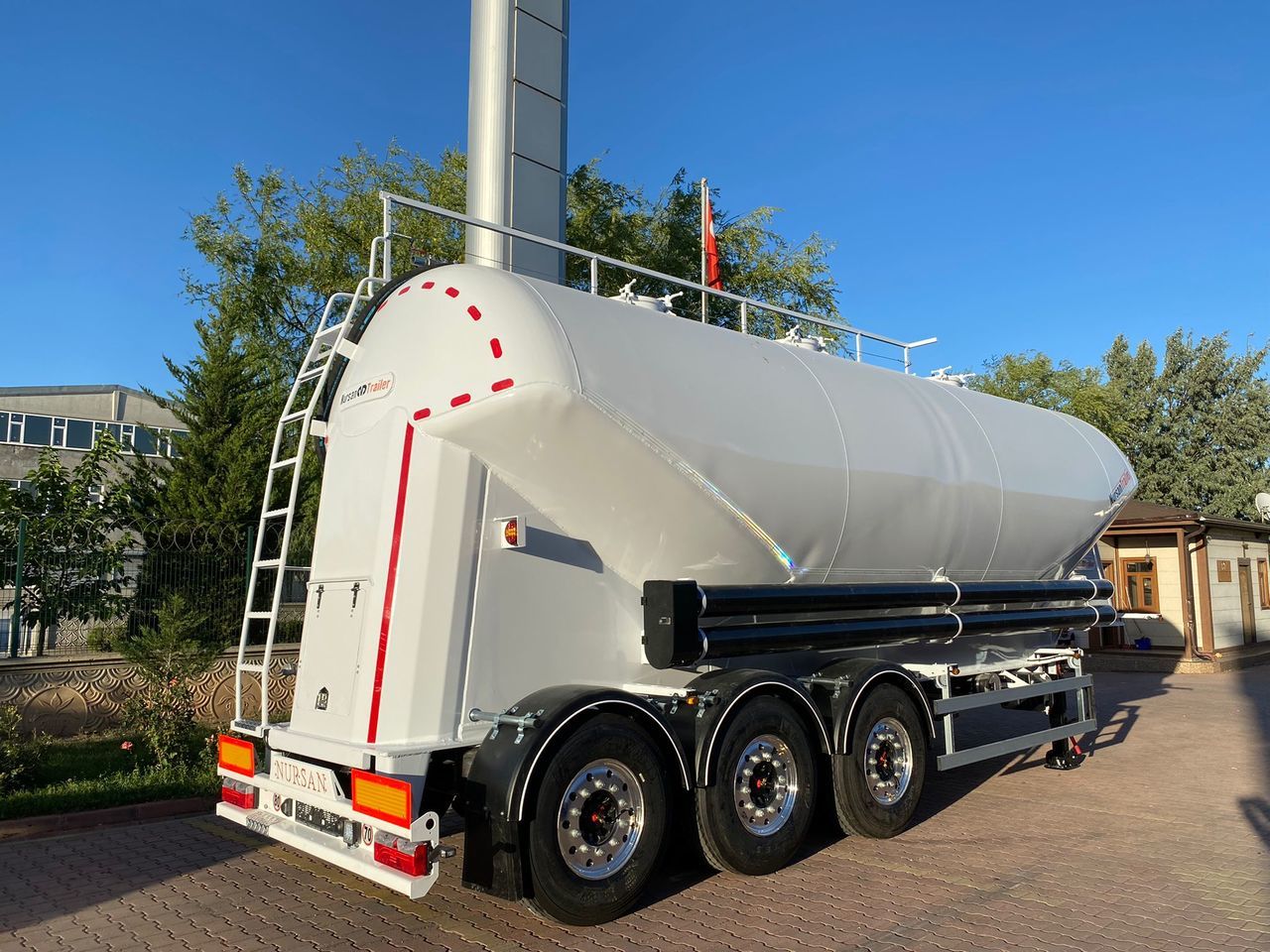 NURSAN Aluminium W Type Silo - Semirreboque silo: foto 1 NURSAN Aluminium W Type Silo - Semirreboque silo: foto 1