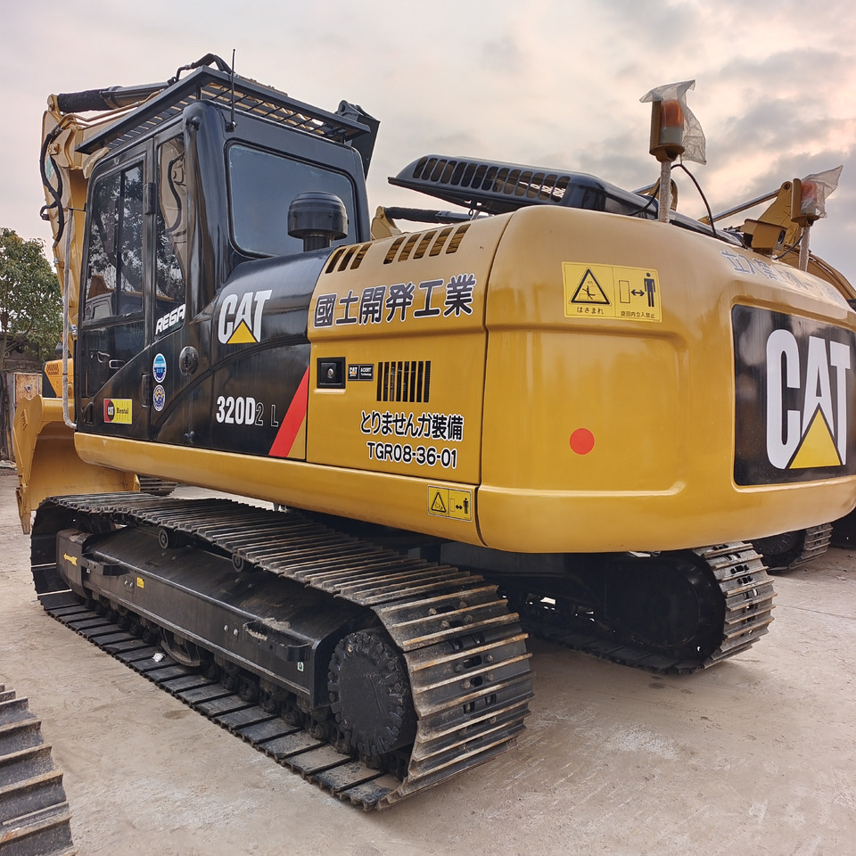CAT 320D 320 D2 L - Escavadora de rastos: foto 1 CAT 320D 320 D2 L - Escavadora de rastos: foto 1