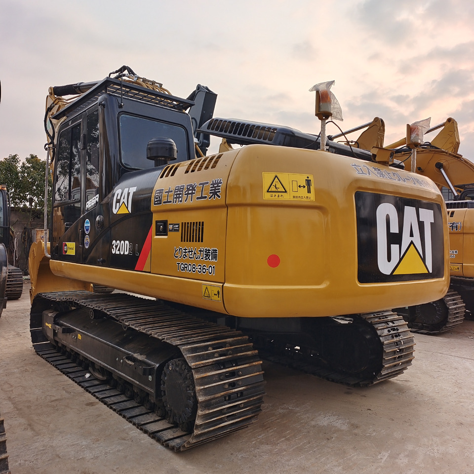 CAT 320D 320 D2 L - Escavadora de rastos: foto 2 CAT 320D 320 D2 L - Escavadora de rastos: foto 2