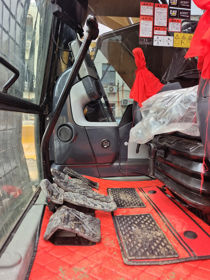 CAT 320D2L WITH 3 CAMERAS - Escavadora de rastos: foto 4 CAT 320D2L WITH 3 CAMERAS - Escavadora de rastos: foto 4