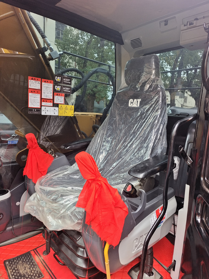 CAT 320D2L WITH 3 CAMERAS - Escavadora de rastos: foto 5 CAT 320D2L WITH 3 CAMERAS - Escavadora de rastos: foto 5