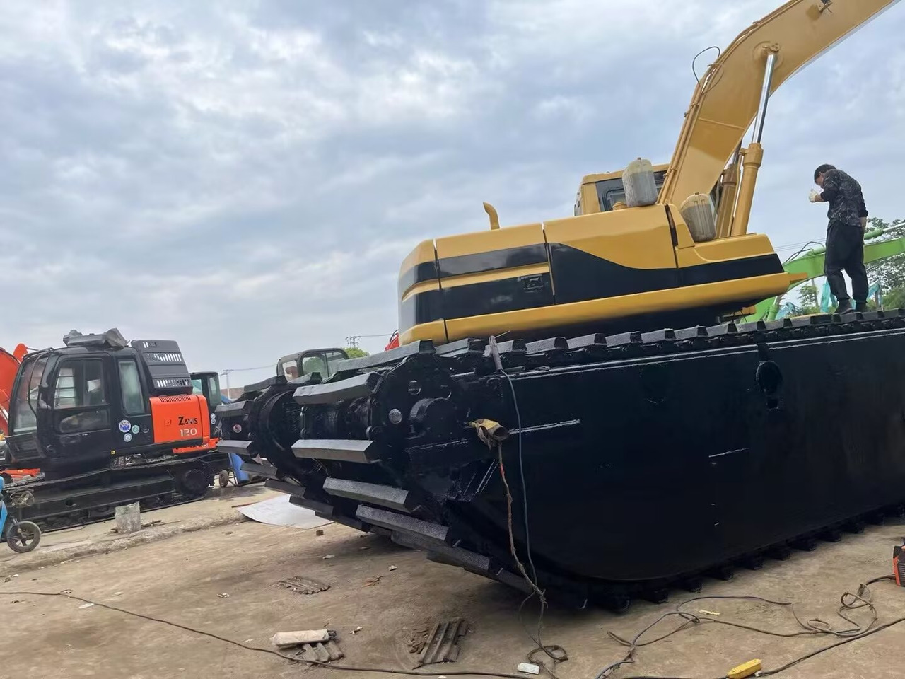 CATERPILLAR 320 BL Dredger - Escavadeira flutuante: foto 3 CATERPILLAR 320 BL Dredger - Escavadeira flutuante: foto 3